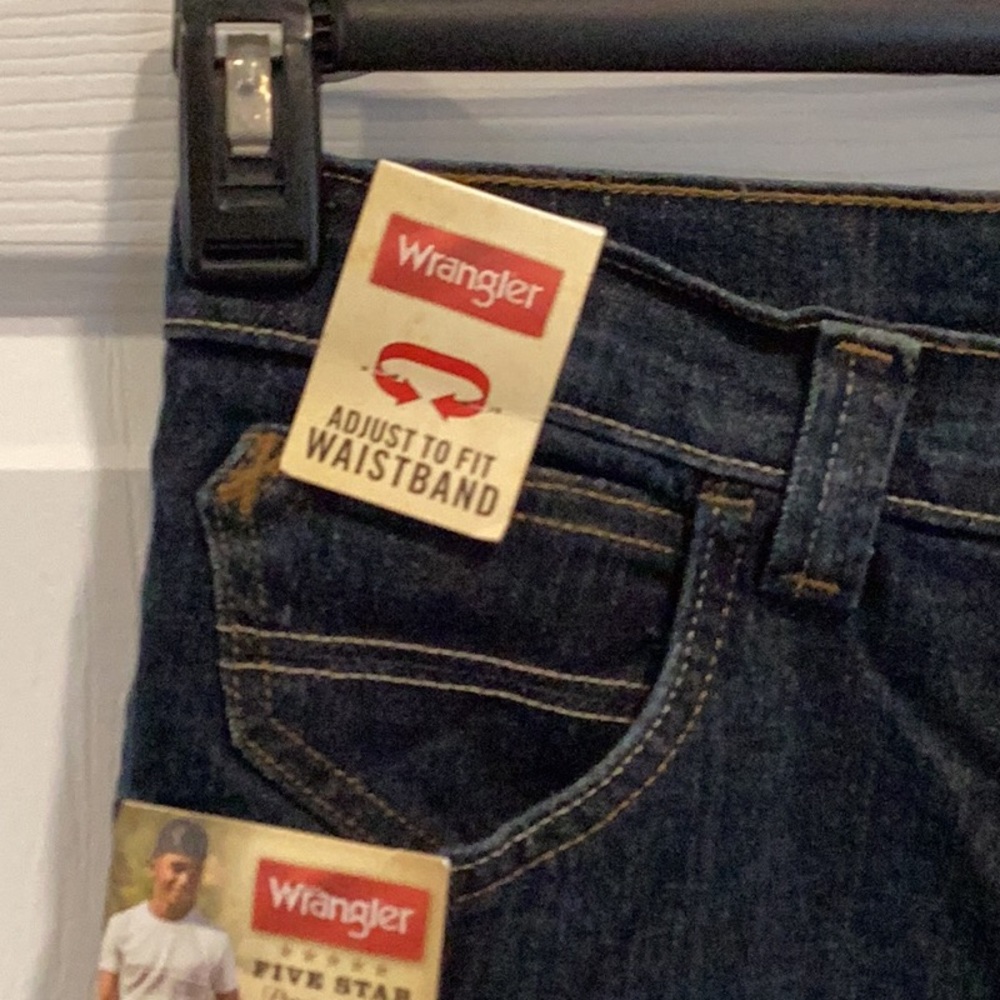 Wrangler Jeans - Picture 3 of 7
